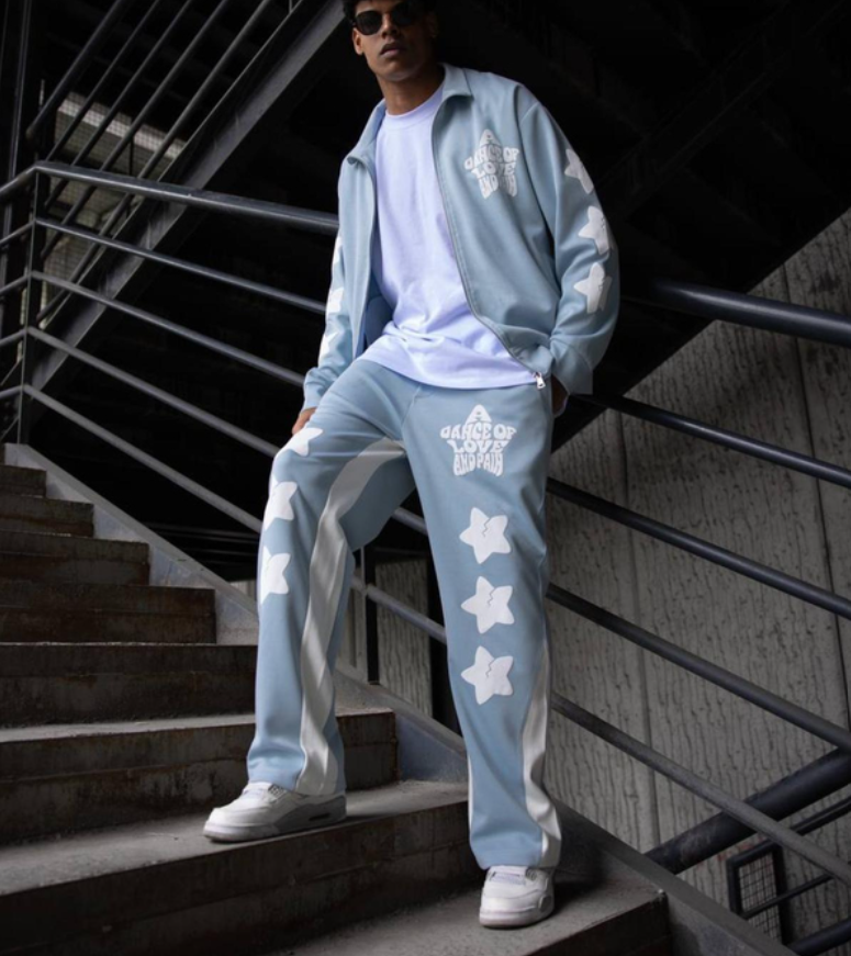 Ensemble bleu marine, disponible en noir, gris, bleu claire, beige, rouge