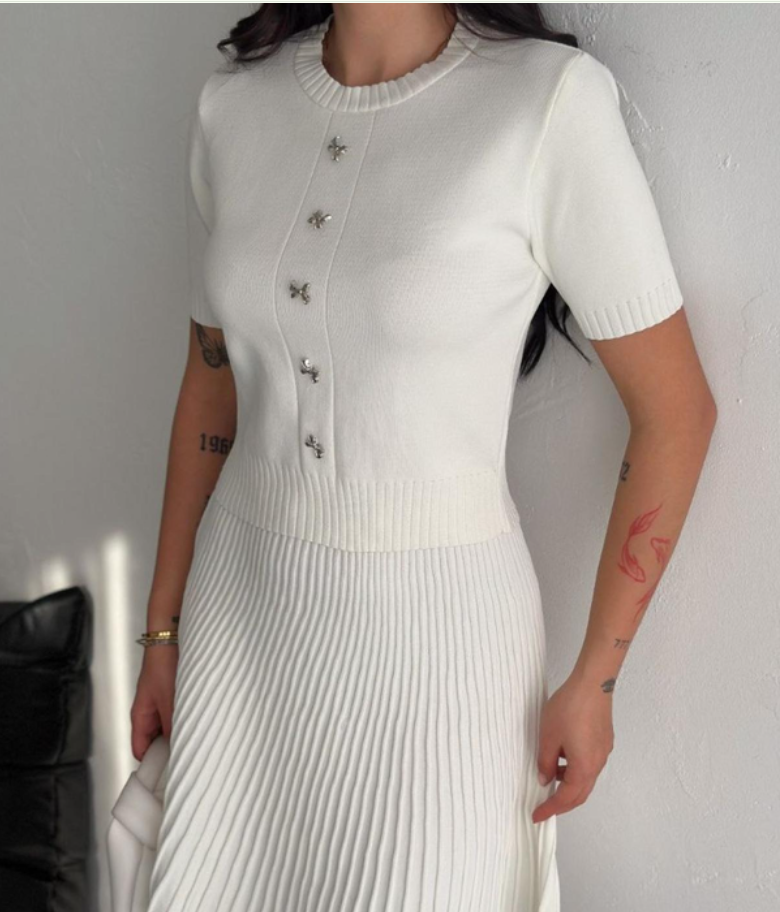 Ensemble de tricots noirs, disponible en bleu, rouge, blanc