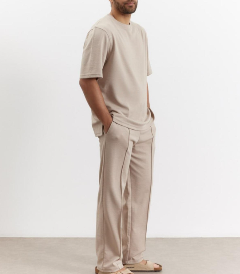 Ensemble deux pièces beige clair, disponible en noir, bleu, blanc