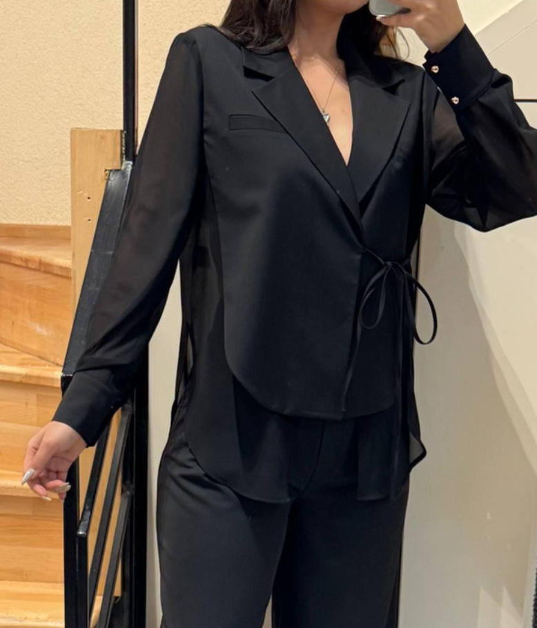 Chemise en mousseline noire