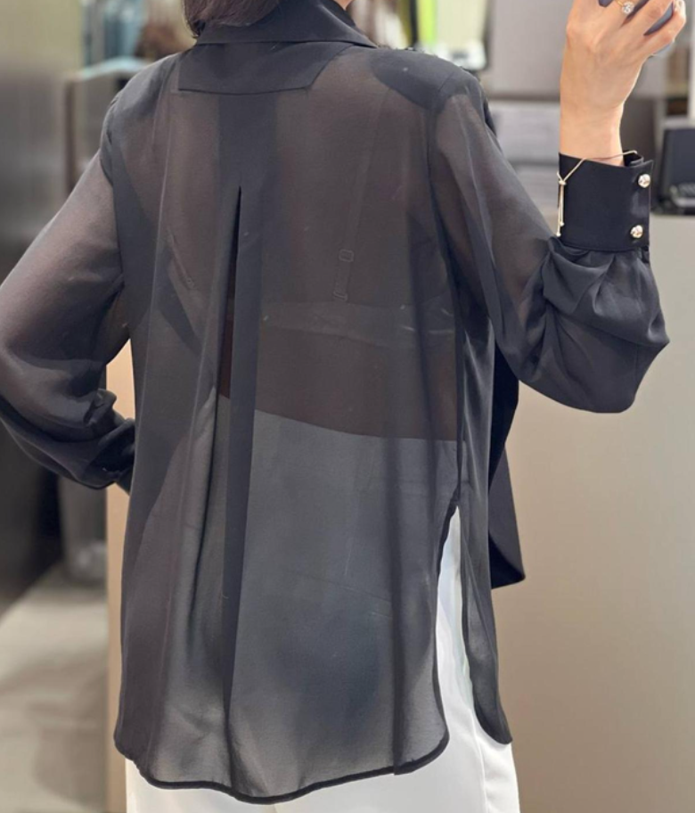 Chemise en mousseline noire